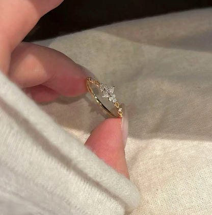 繊細なデザインアームが美しい「Couronne」華奢リング、金属アレルギー対応のゴールド指輪